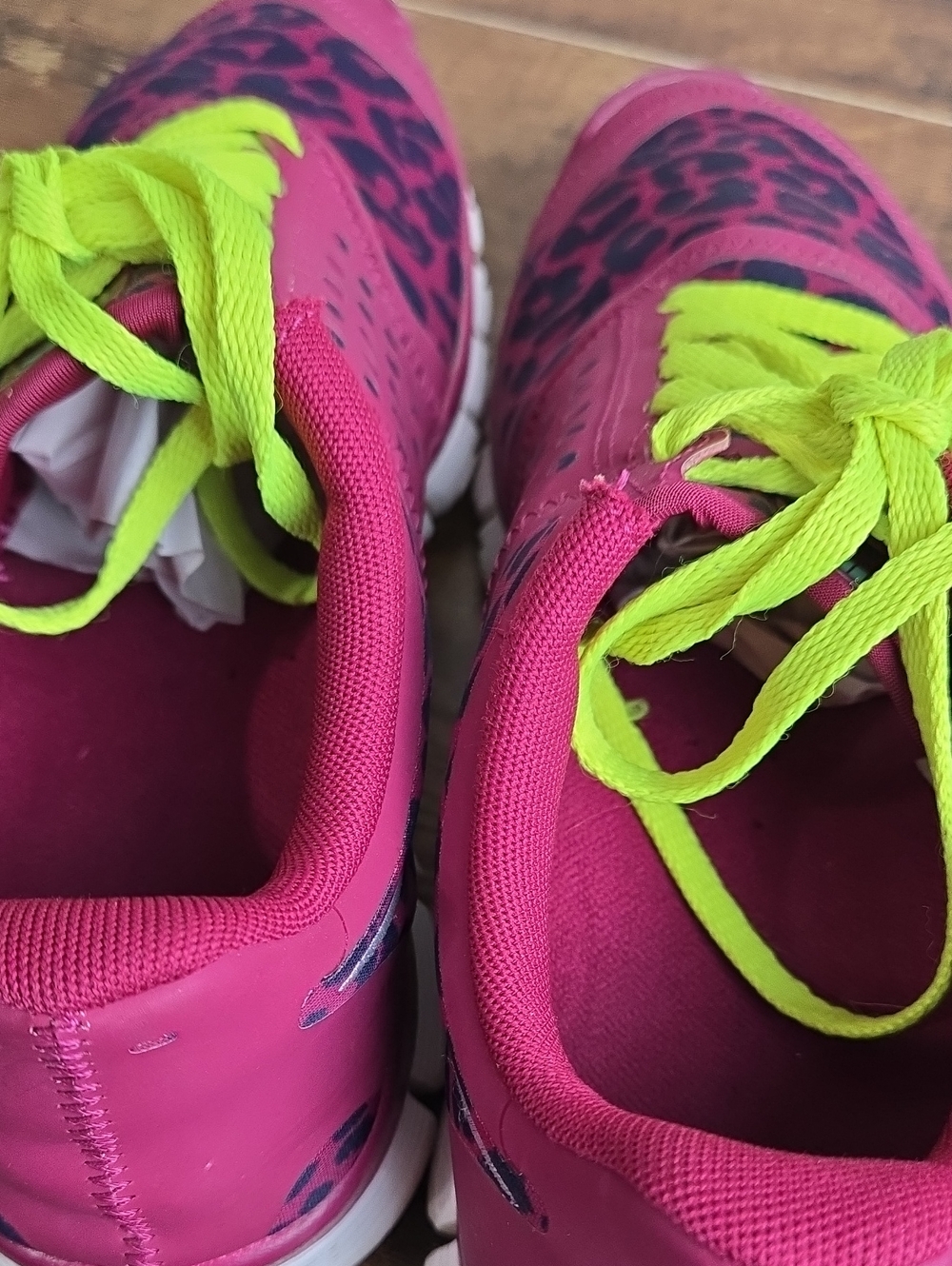Nike Women's Leopard Free 5.0 V4 Raspberry Red Sneaker Shoes Size 9 Athletics - Picture 5 of 8